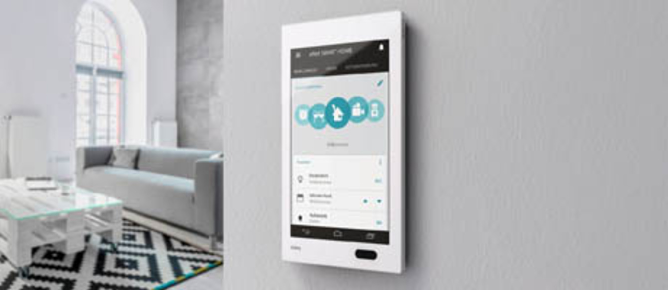 Bedienzentrale Gira G1 bei Dreamsolar GmbH in Regensburg